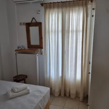 בית נופש Holiday House In Paros נאוסה